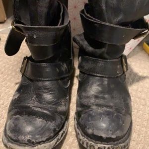 Jeffrey Campbell moto boots ragged look. Awesome!